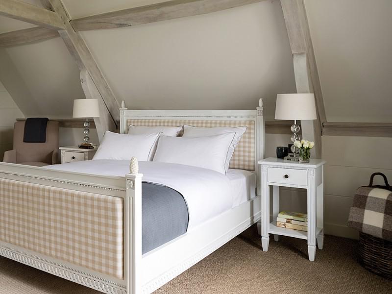 Bedside Cabinets & Chests of Drawers