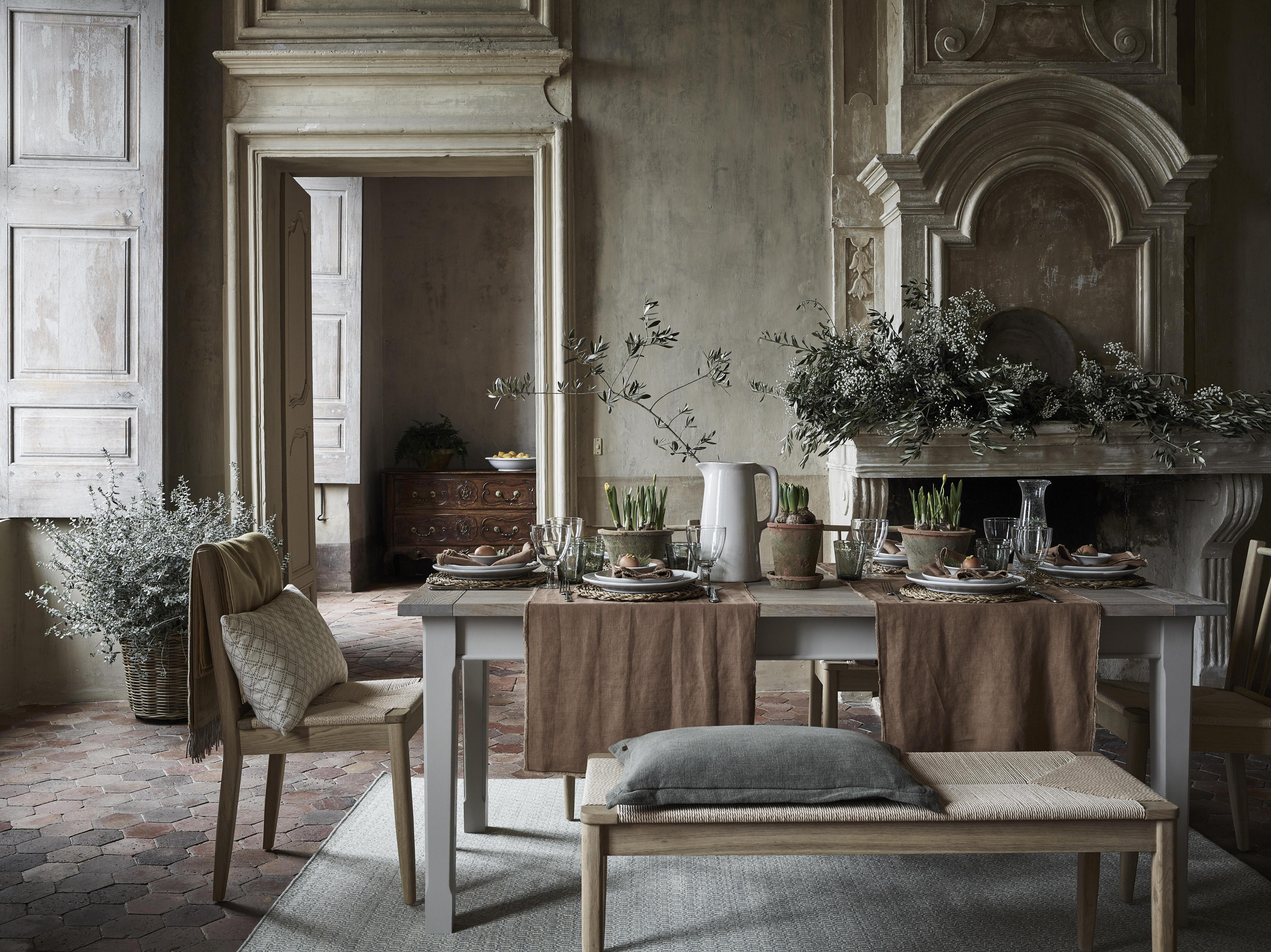 Neptune Moreton table and Wyombe dining chairs