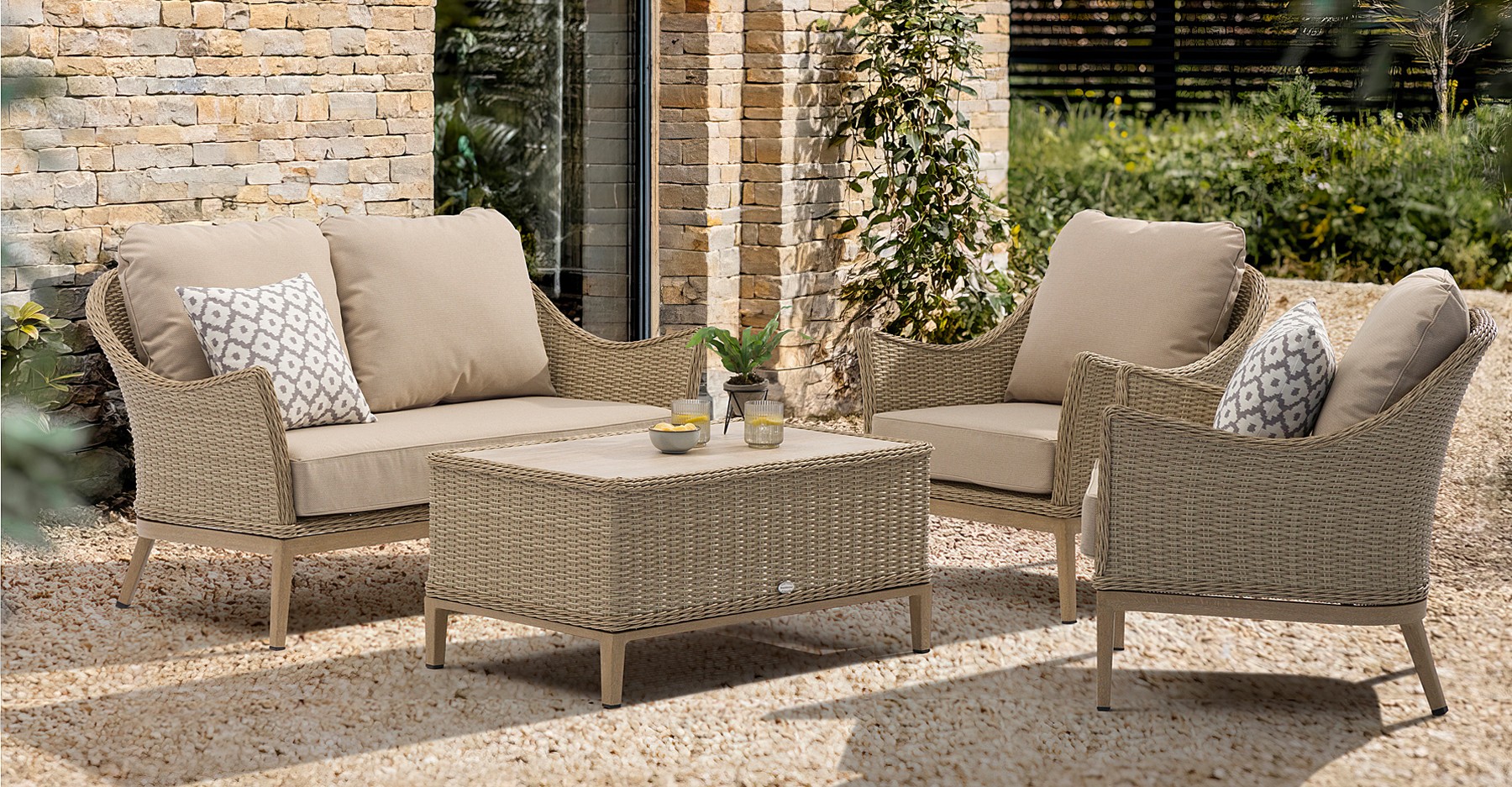 Outdoor Furniture | Luxury Garden Furniture | Holloways